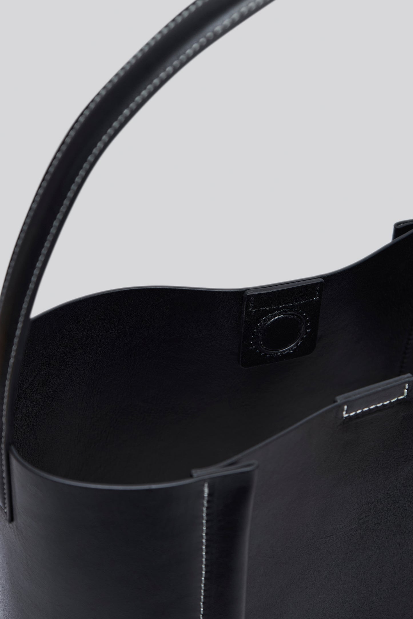 THE LARGE TOTE PLISSÉ BLACK