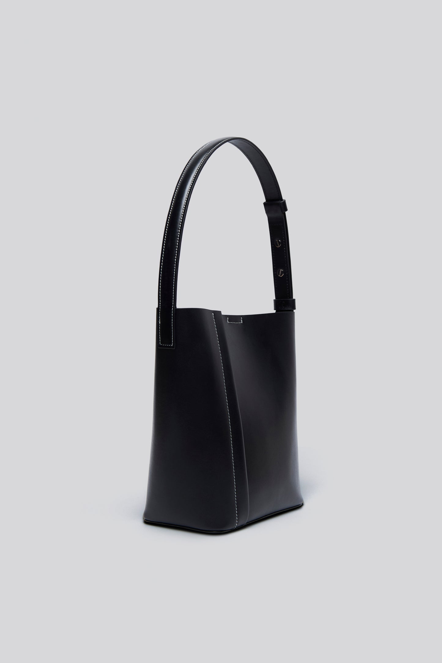 THE MEDIUM TOTE PLISSÉ BLACK