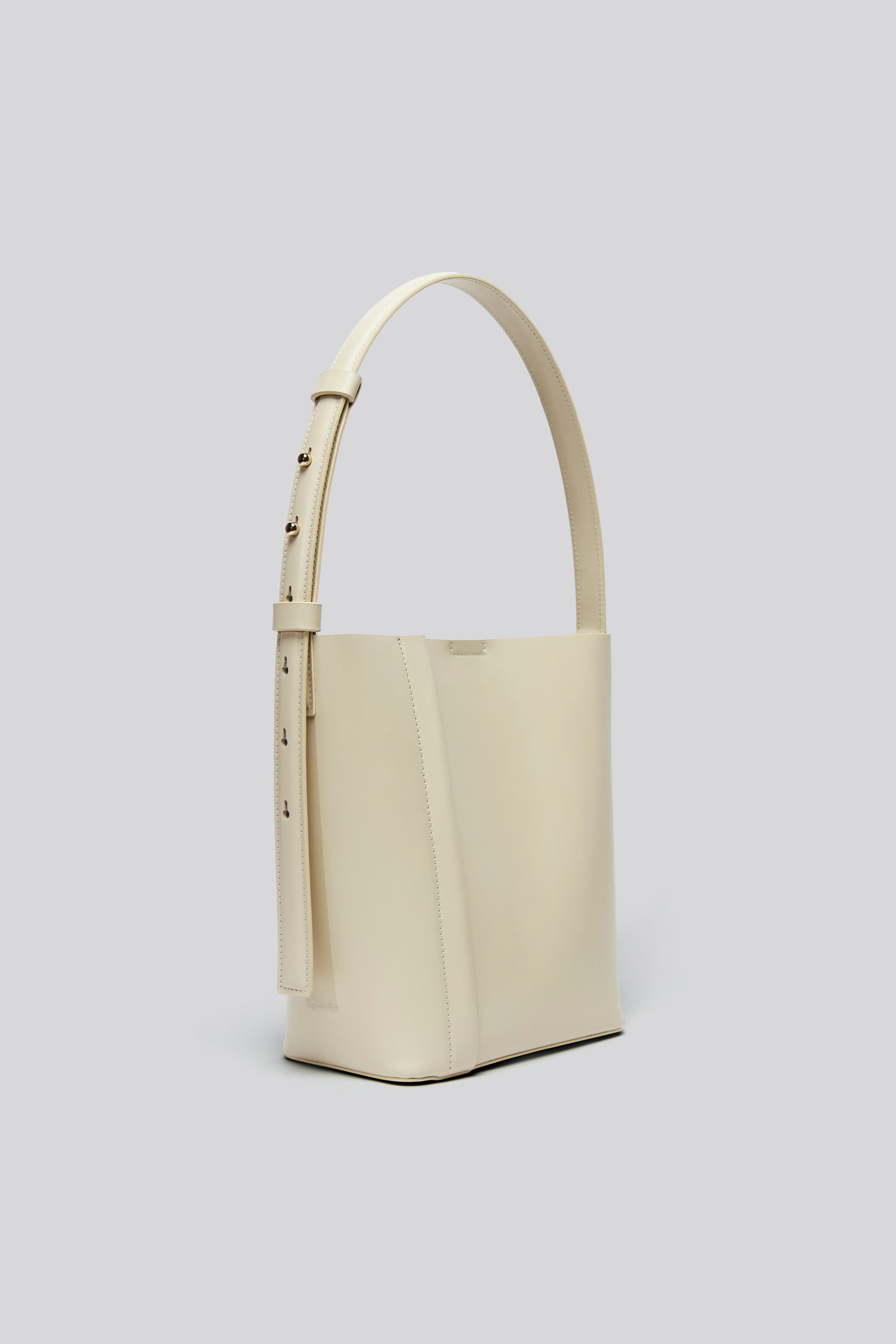 THE MEDIUM TOTE PLISSÉ EGGSHELL