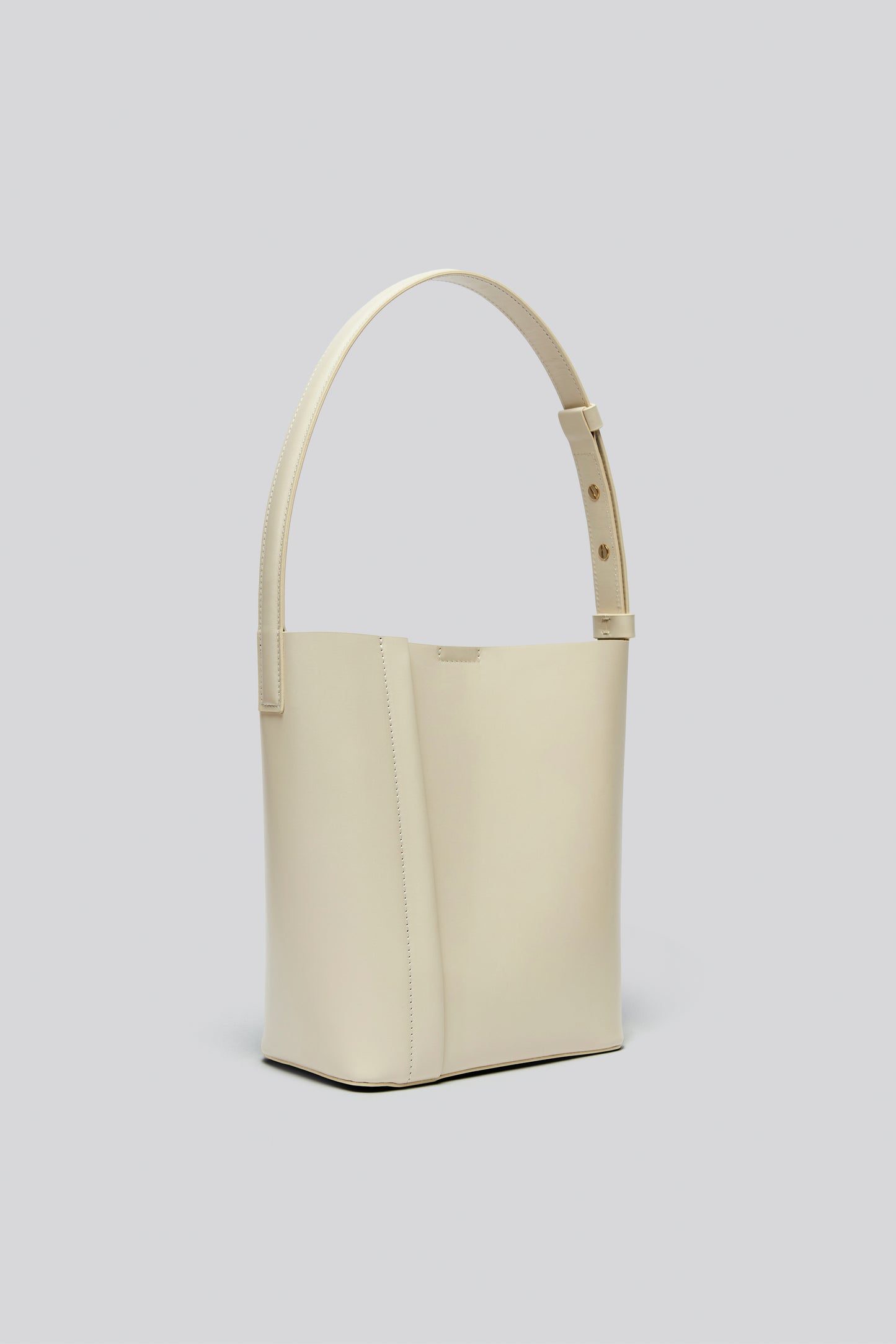 THE MEDIUM TOTE PLISSÉ EGGSHELL