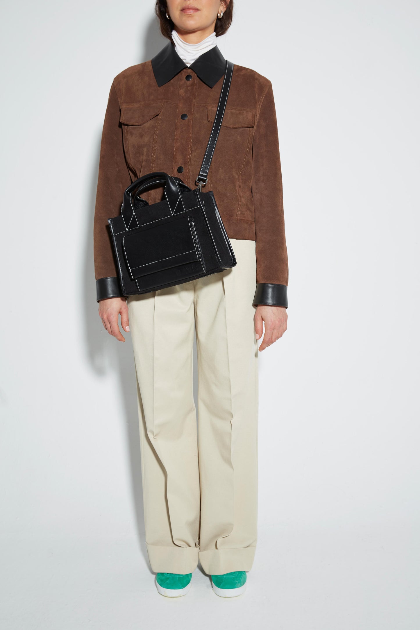 STITCHED POCKET MINI TOTE BAG IN BLACK