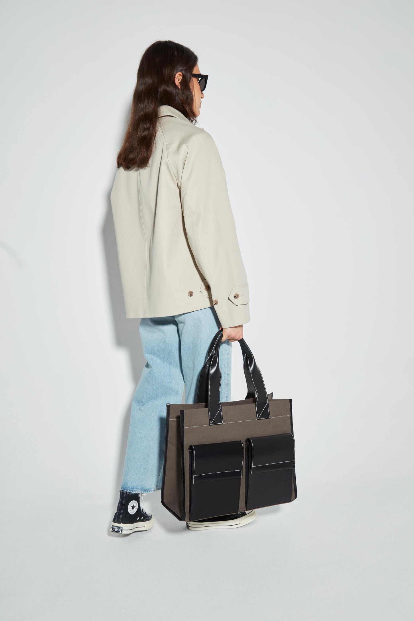 STITCHED POCKET MAXI TOTE BAG IN MINK AND BLACK