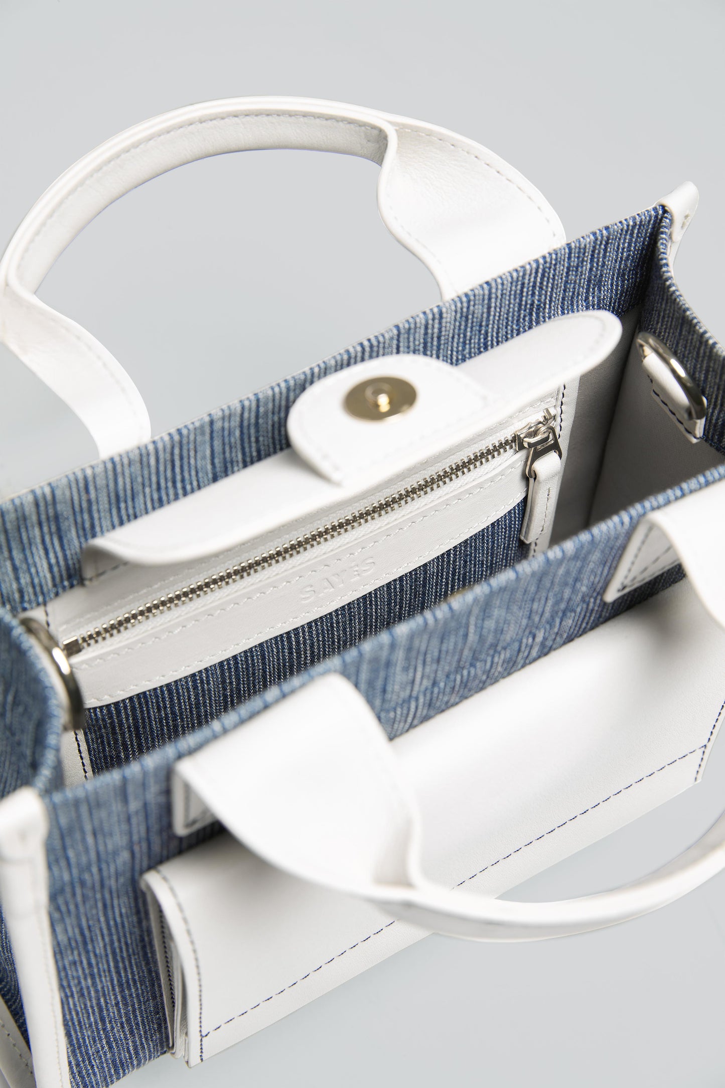 STITCHED POCKET MINI TOTE IN MARINE AND OFF-WHITE