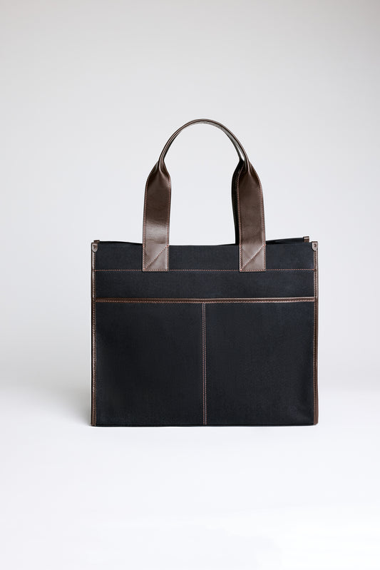 STITCHED POCKET MAXI TOTE IN NAVY AND BROWN
