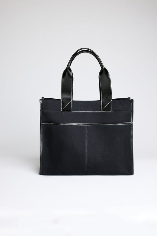 STITCHED POCKET MAXI TOTE IN NAVY AND BLACK