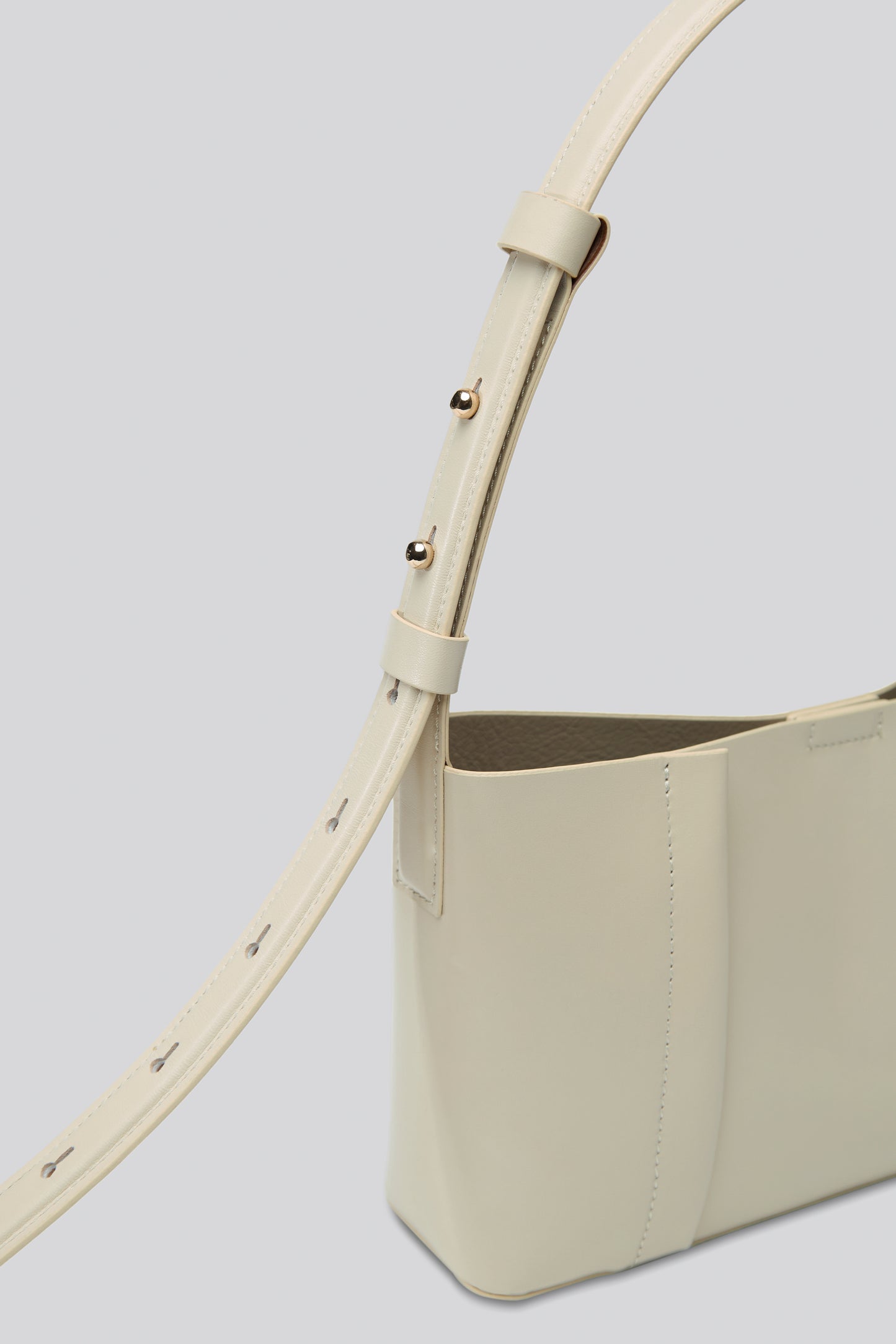 THE SMALL TOTE PLISSÉ EGGSHELL