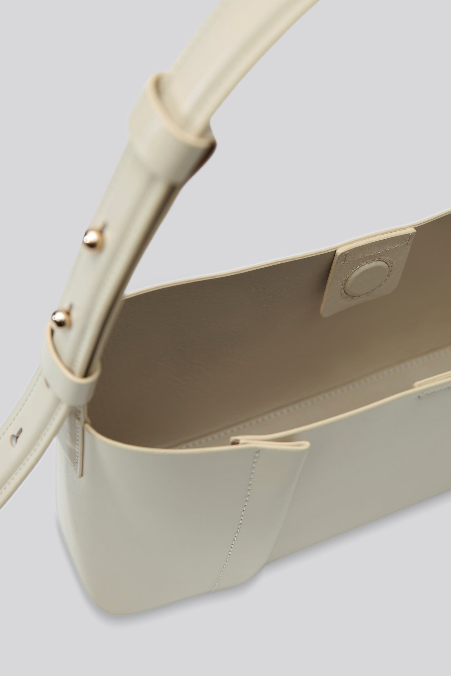 THE SMALL TOTE PLISSÉ EGGSHELL