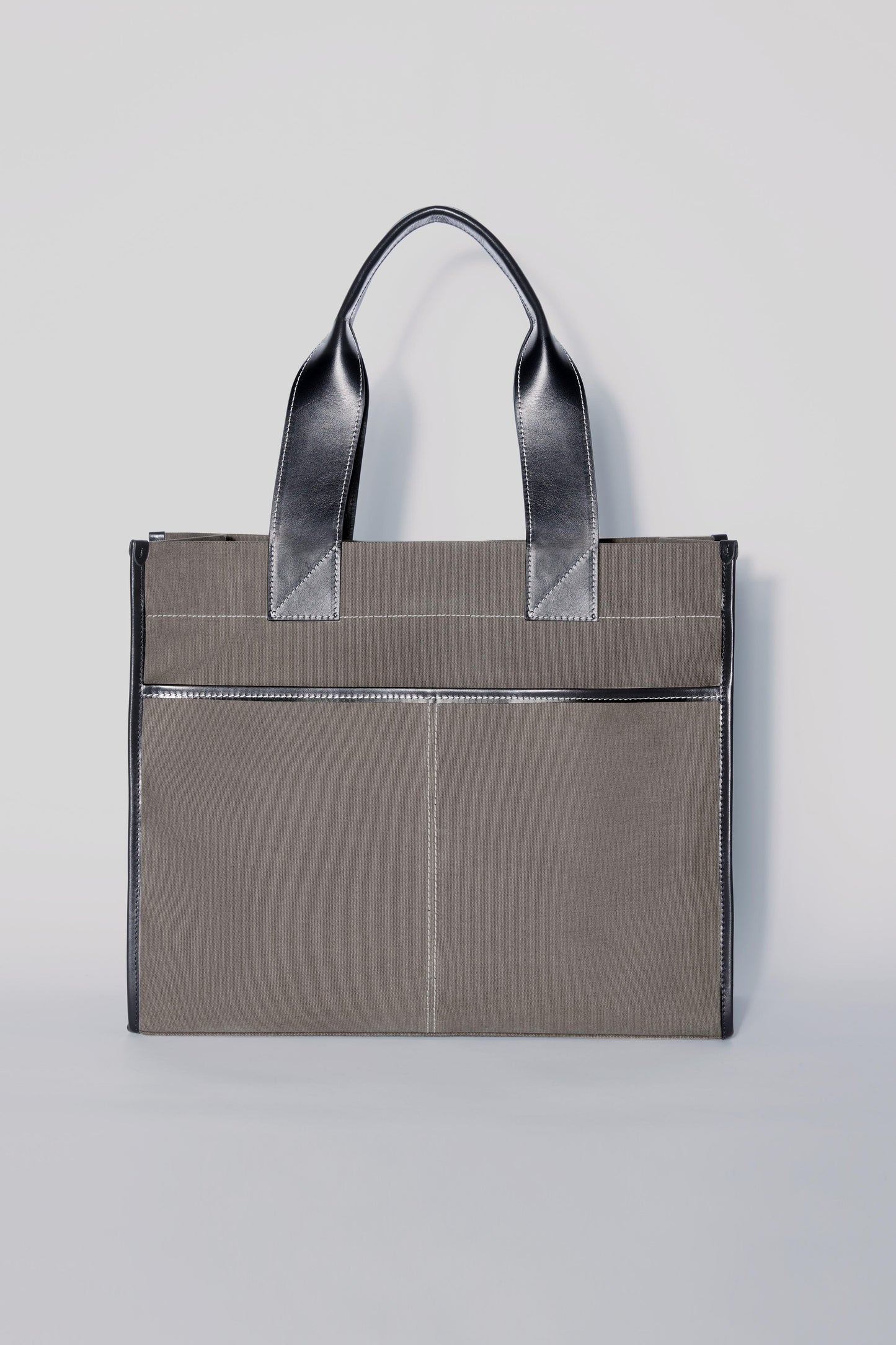 STITCHED POCKET MAXI TOTE BAG IN MINK AND BLACK