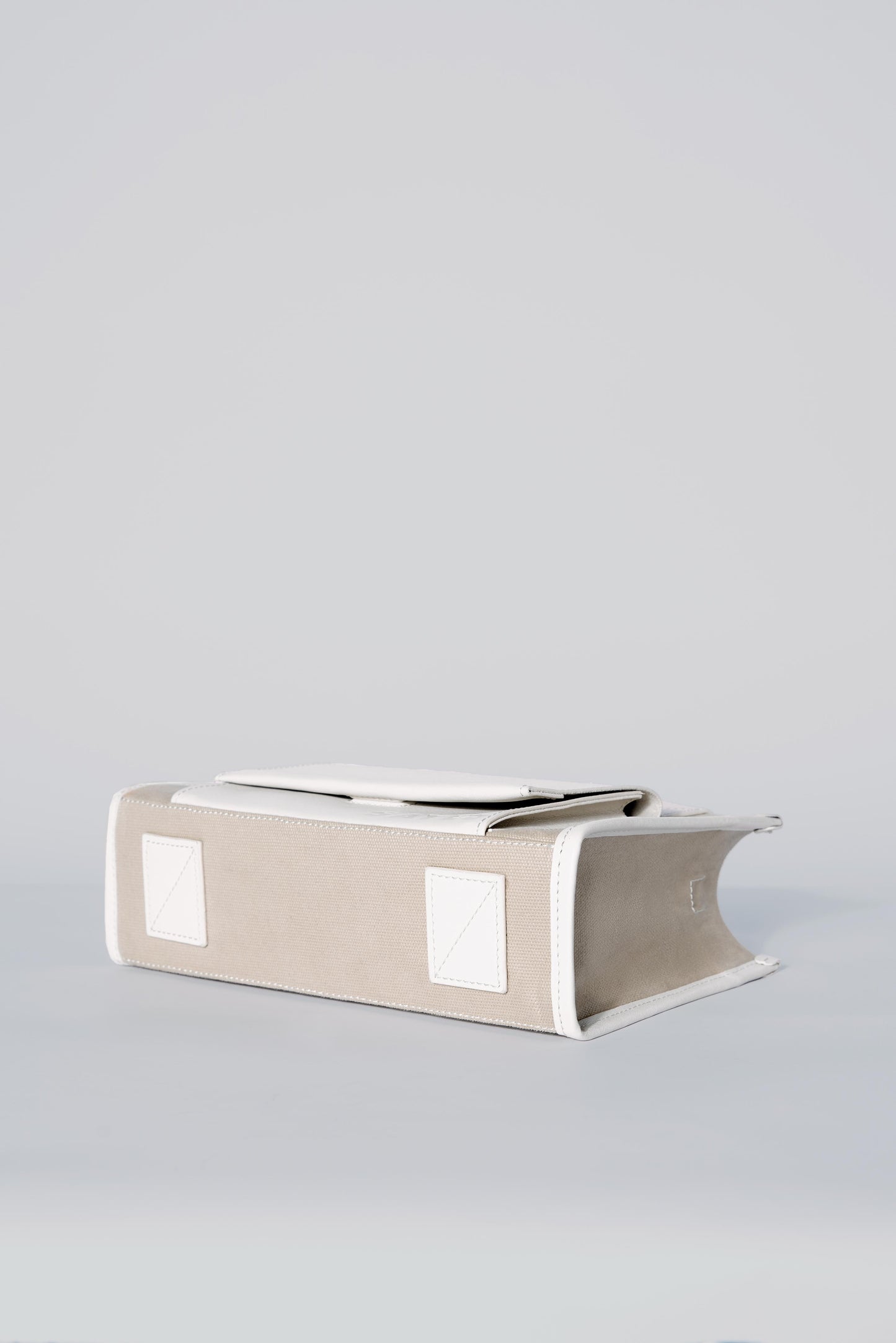 STITCHED POCKET MINI TOTE IN BEIGE AND OFF-WHITE