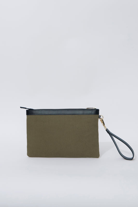 STITCHED CLUTCH IN KHAKI AND BLACK