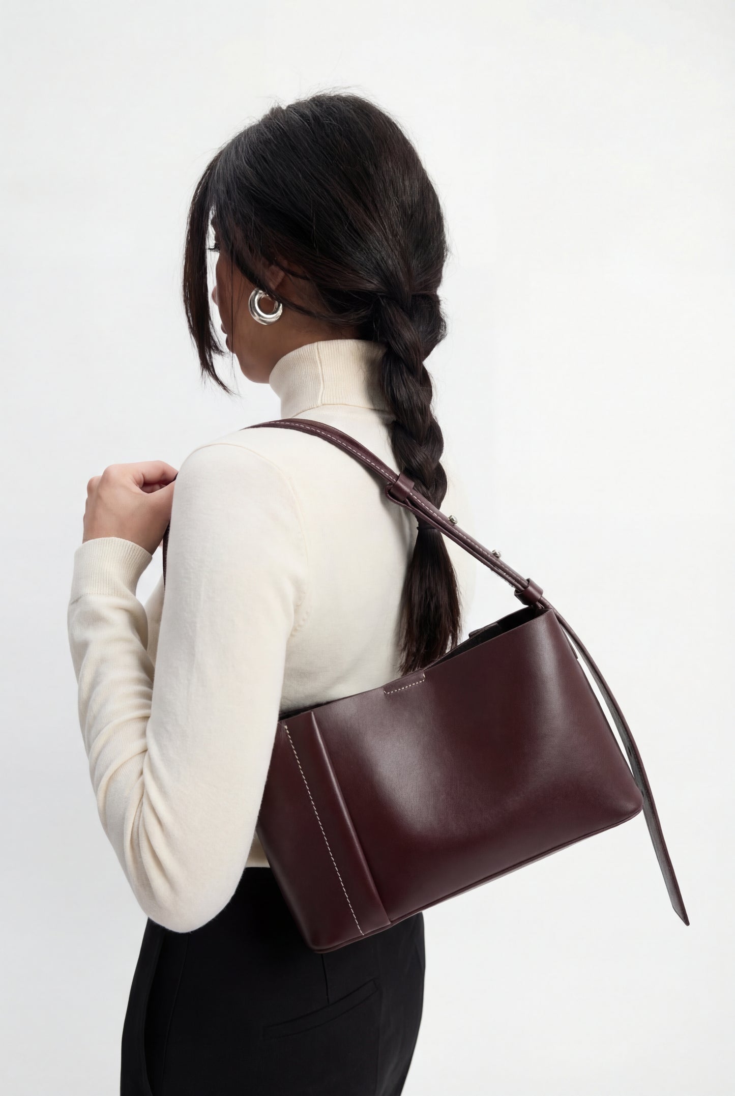 THE SMALL TOTE PLISSÉ BURGUNDY