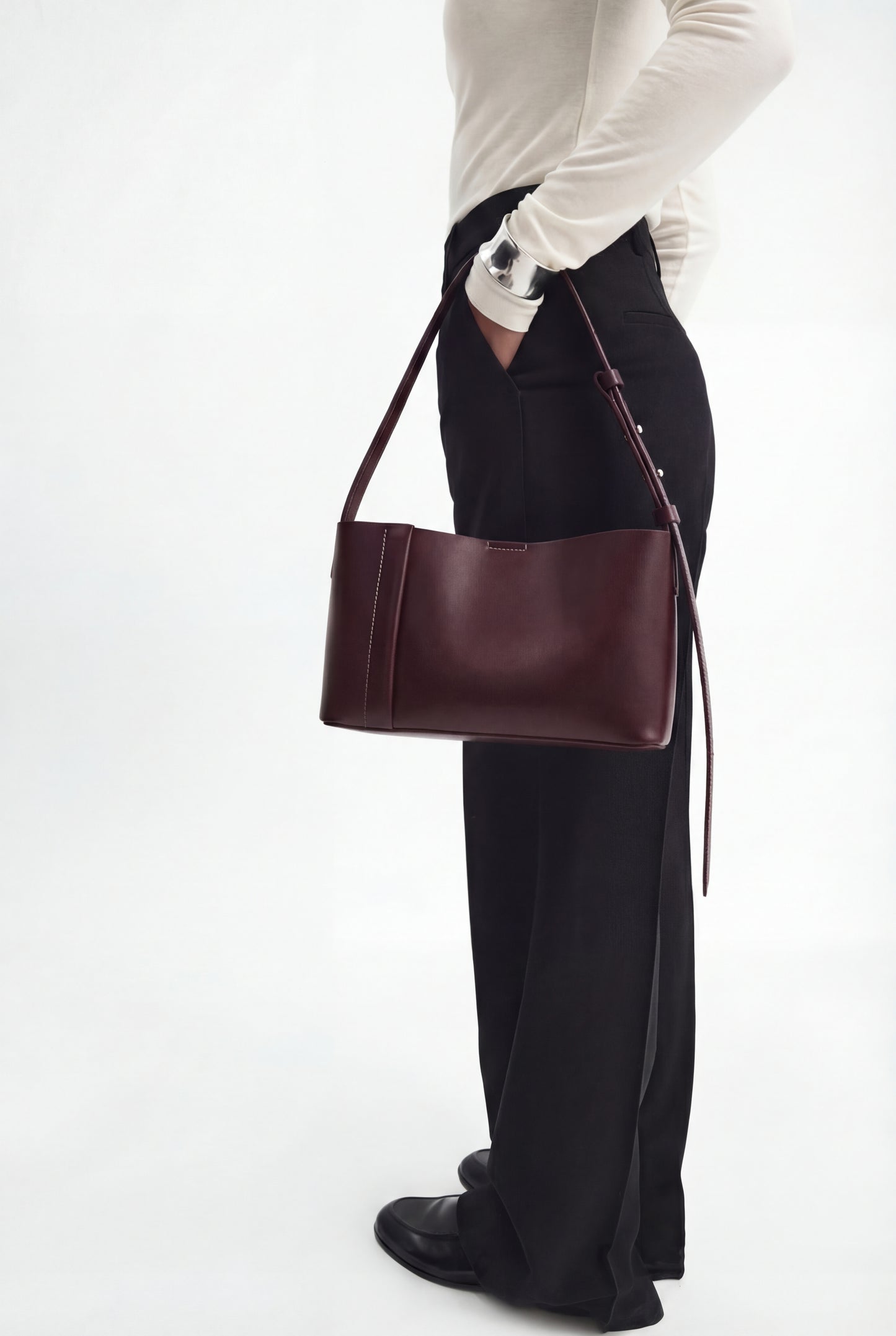 THE SMALL TOTE PLISSÉ BURGUNDY