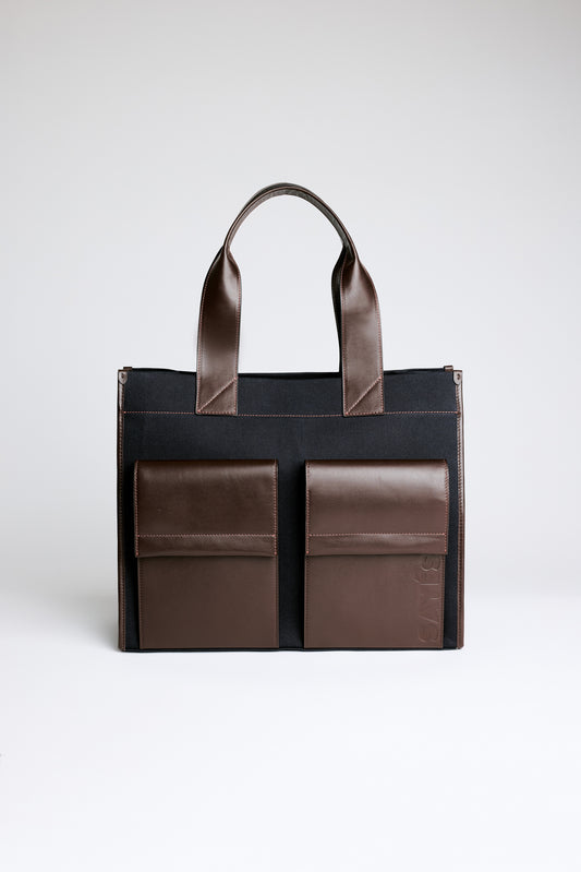 STITCHED POCKET MAXI TOTE IN NAVY AND BROWN