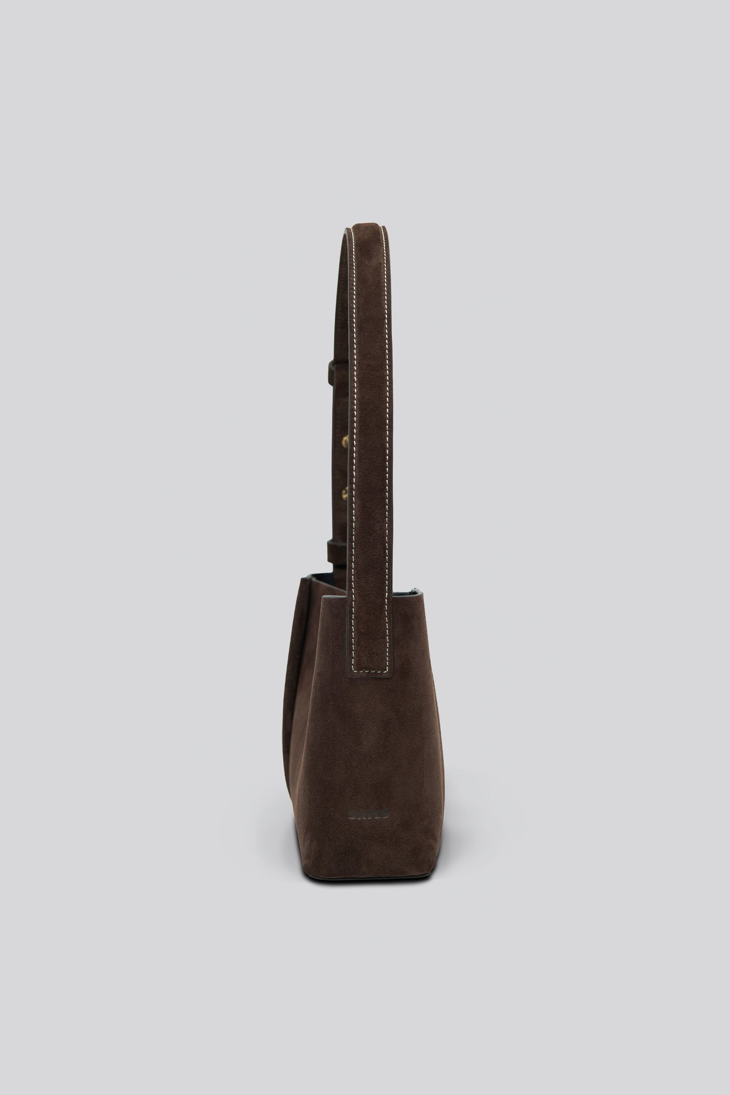 THE TOTE PLISSÉ EAST-WEST DARK BROWN SUEDE
