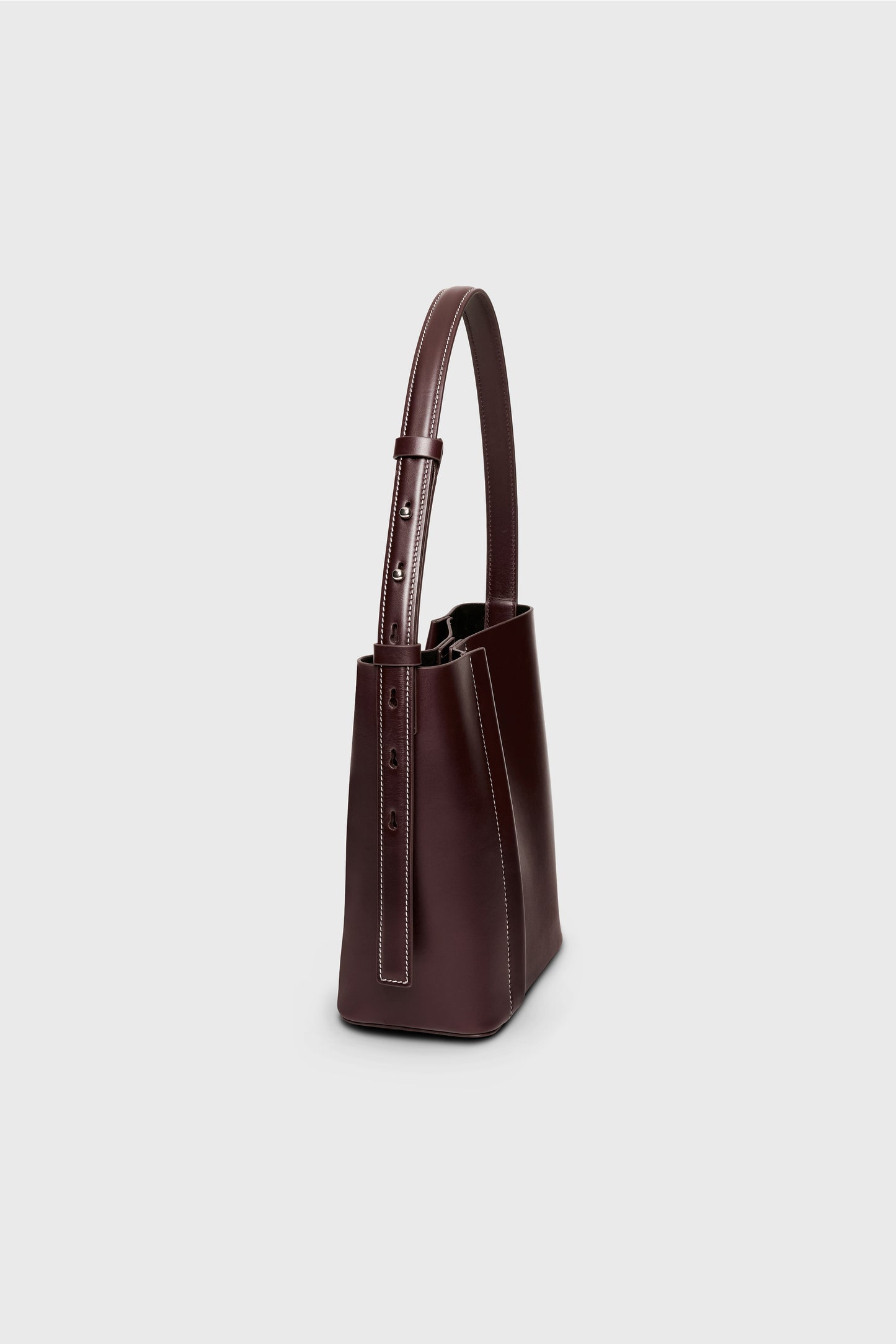 THE MEDIUM TOTE PLISSÉ BURGUNDY