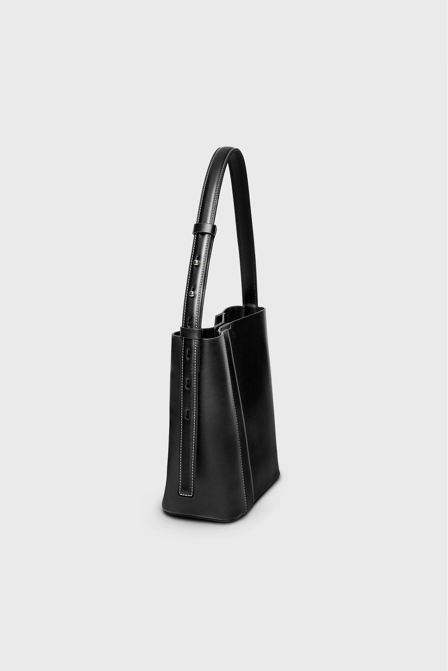 THE MEDIUM TOTE PLISSÉ BLACK